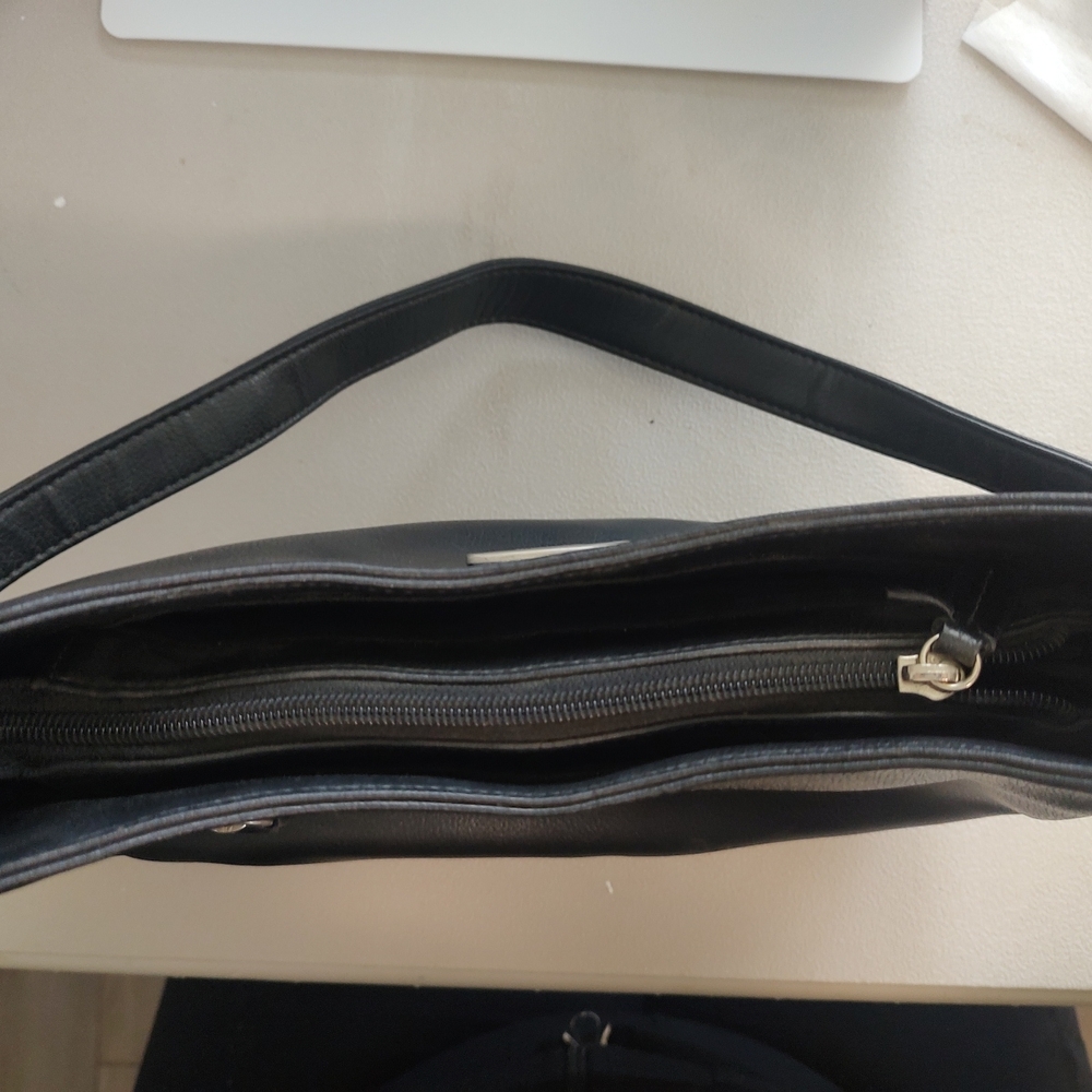 Liz Claiborne Black Shoulder Bag Sleek Minimalist Design - Picture 11 of 16